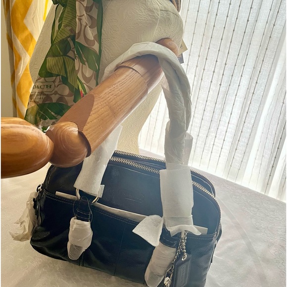 Handbag - Picture 2 of 7